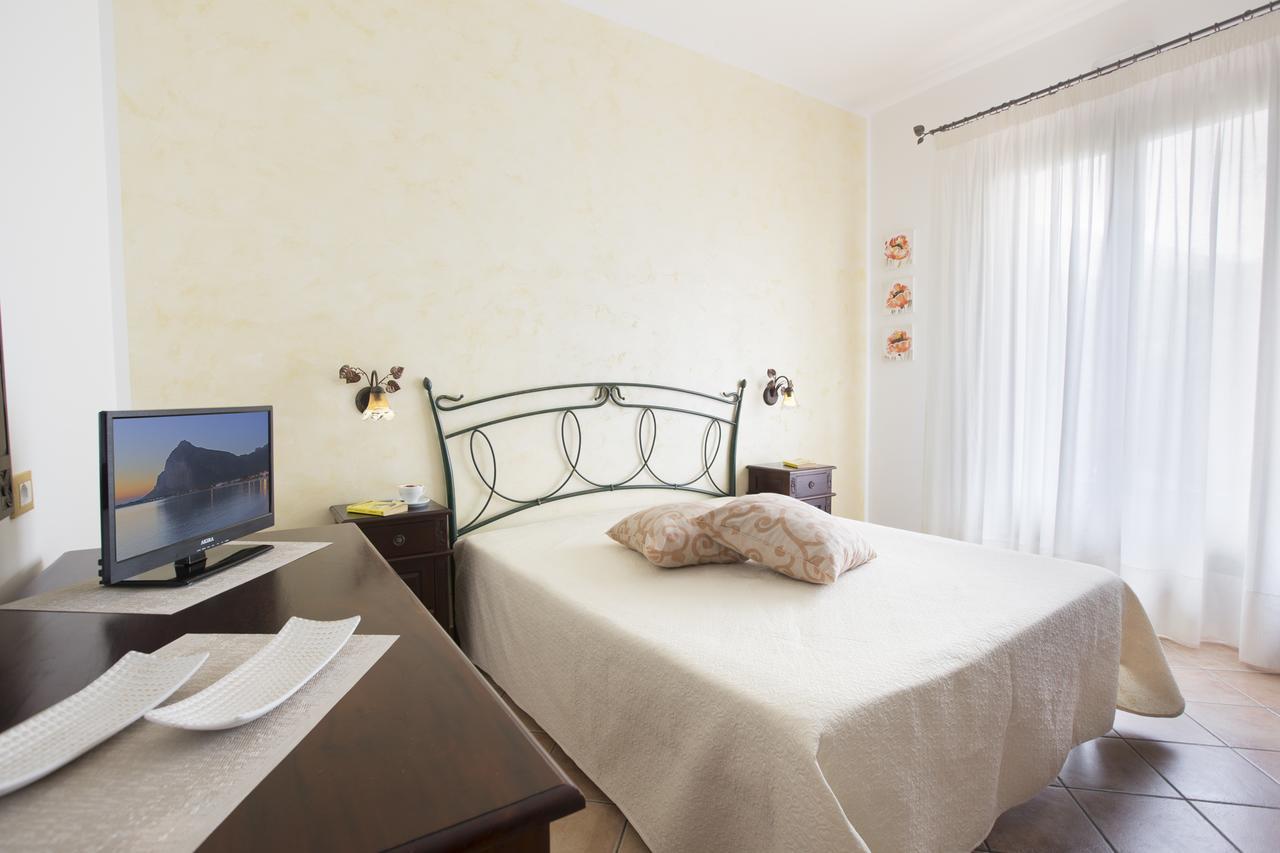 Cala Di Ponente Otel Castelluzzo Dış mekan fotoğraf